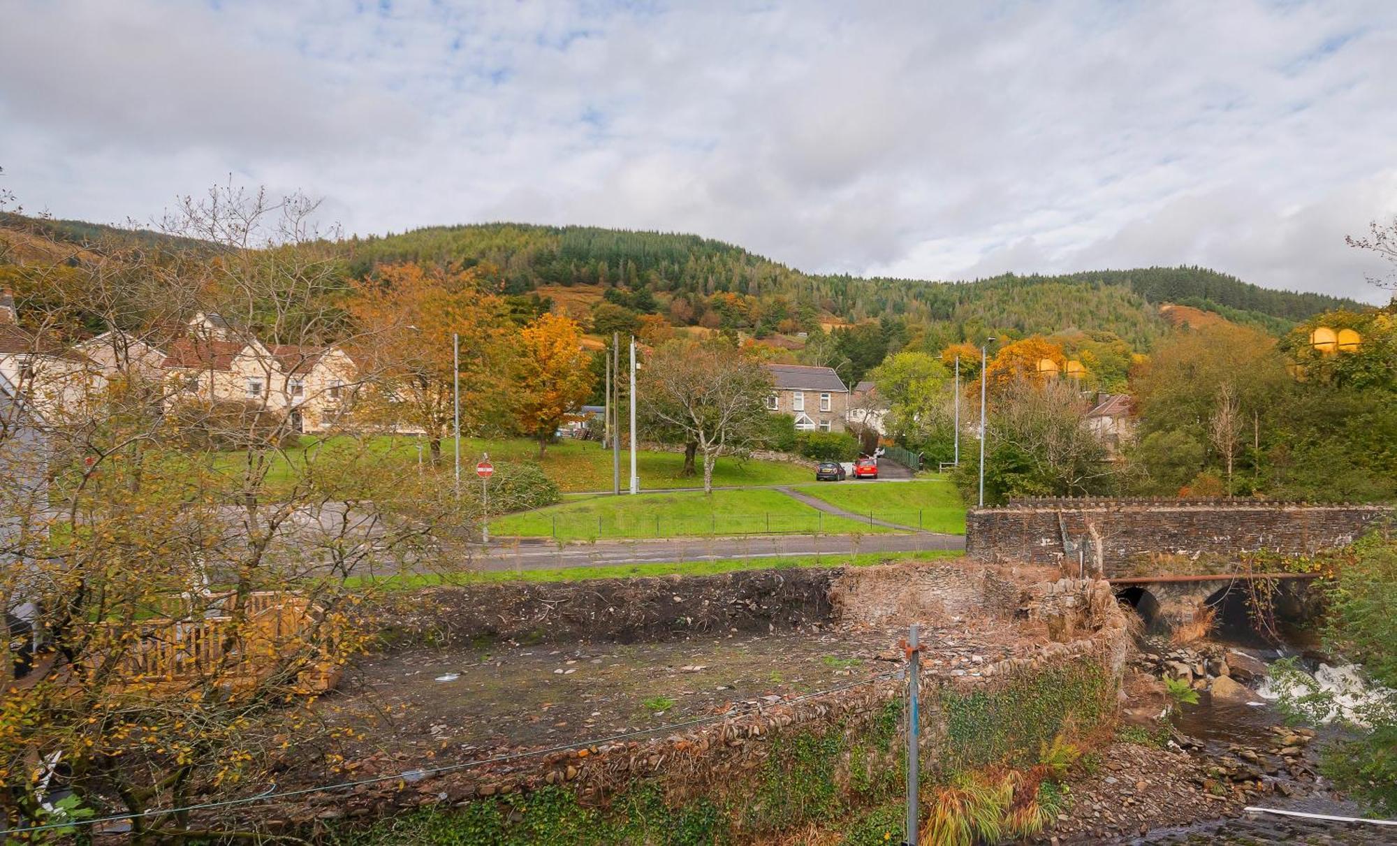 Riverside Great House In The Afan Forest Bike Park By Staystaycations Glyncorrwg Luaran gambar